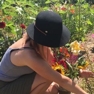 Meet your Posher, Mara